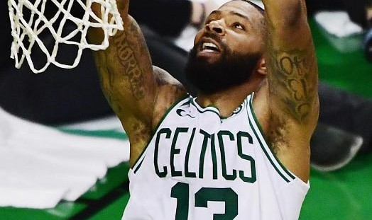  詹姆斯三双助力湖人击败凯尔特人迎关键胜利