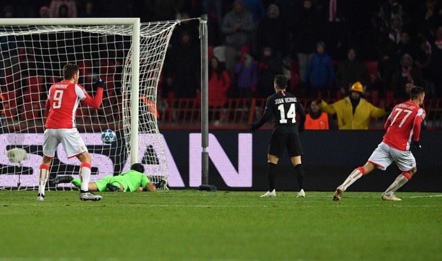  马赛锋线火力全开四球横扫斯特拉斯堡