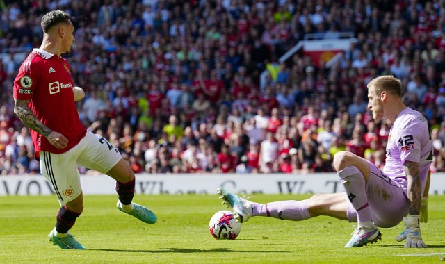  图卢兹中场控制力不足，面对强队暴露明显短板