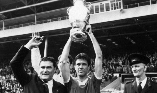  国际米兰功勋老臣离队，球迷泪洒告别仪式