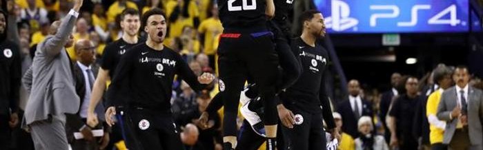 12, 快船逆转太阳锁定季后赛席位  