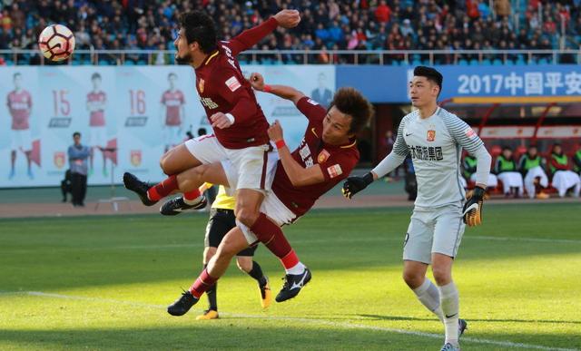  里昂女足四连冠创历史新纪录  