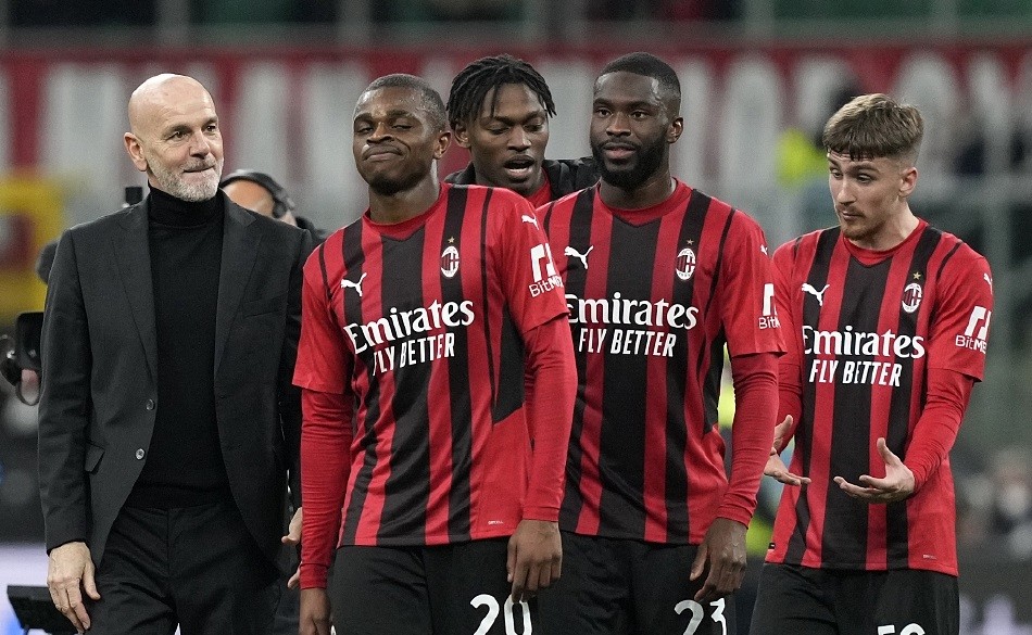  布莱克本流浪者附体顽强逼平争冠集团